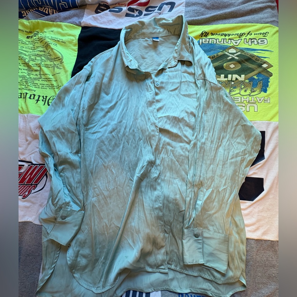 Old Navy Women’s Mint Green Silk Shirt Button up